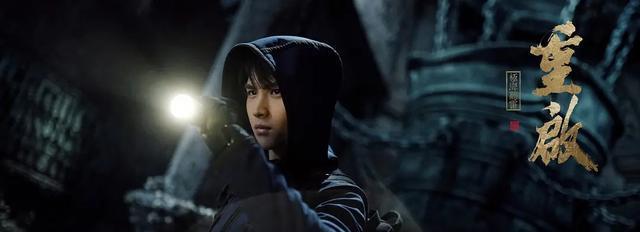 角色|太敬业！某知名男星拍戏狂摔臭水沟，连喝几口后心态乐观还点赞？