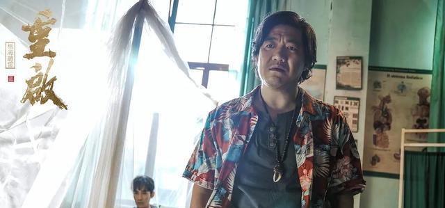 角色|太敬业！某知名男星拍戏狂摔臭水沟，连喝几口后心态乐观还点赞？