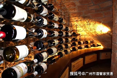知识科普|葡萄酒到底应该卧放 OR 竖放？