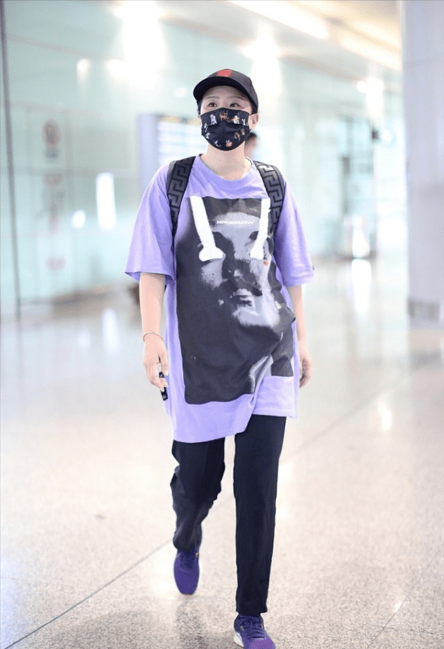 私下里|唱“忐忑”火了的龚琳娜，私下里十分淳朴，穿搭打扮似素人