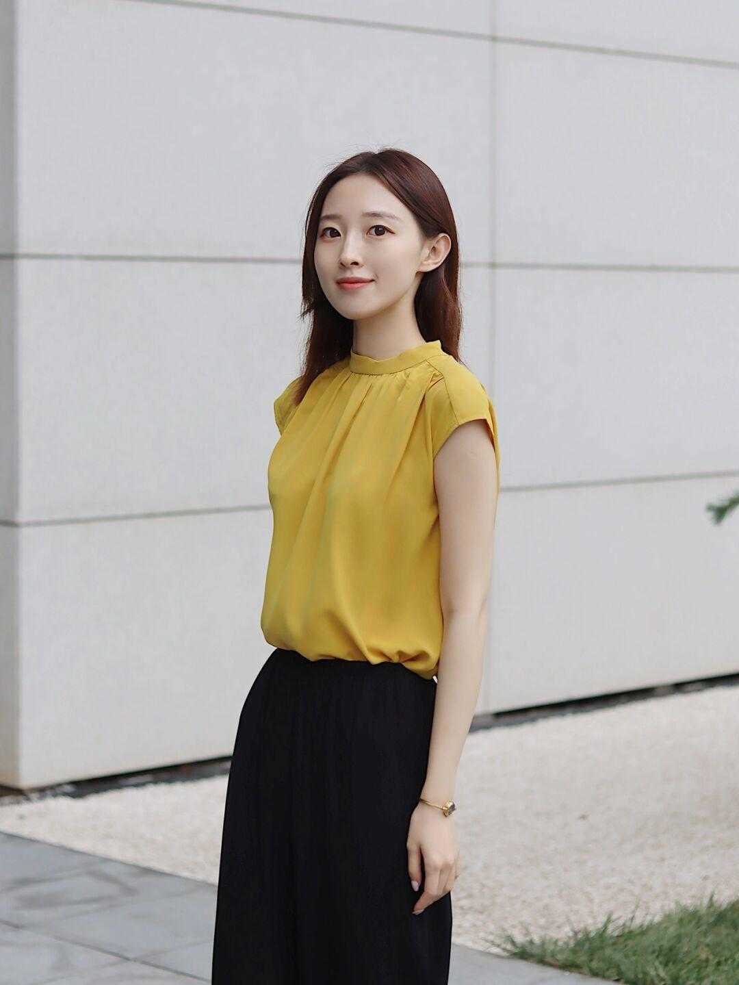 条纹|早秋，“阔腿裤”的高级穿法是这样的，搭配衬衫利落又时髦