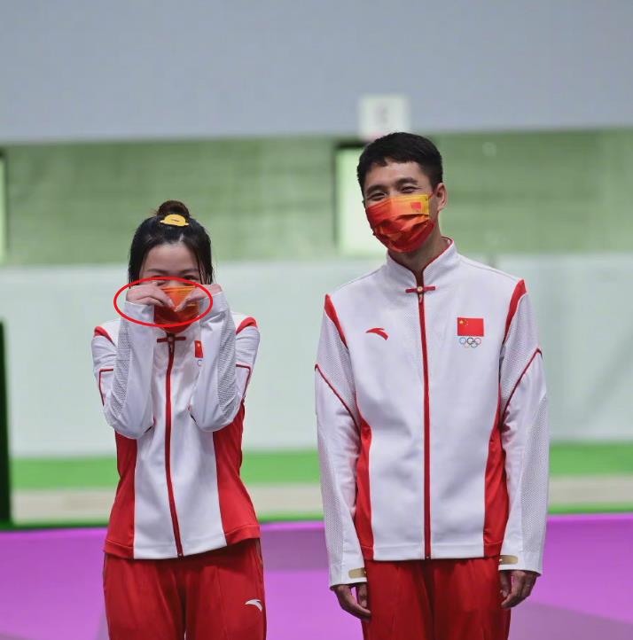 戚薇|让人过目不忘的女名人美甲：杨倩精致，刘诗雯清新，杨幂美艳