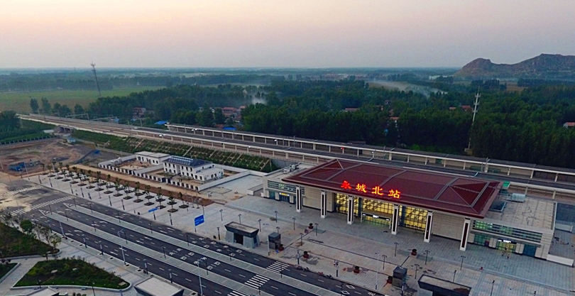 河南商丘永城市第一大镇,拥有高铁站,境内还有5A级景区