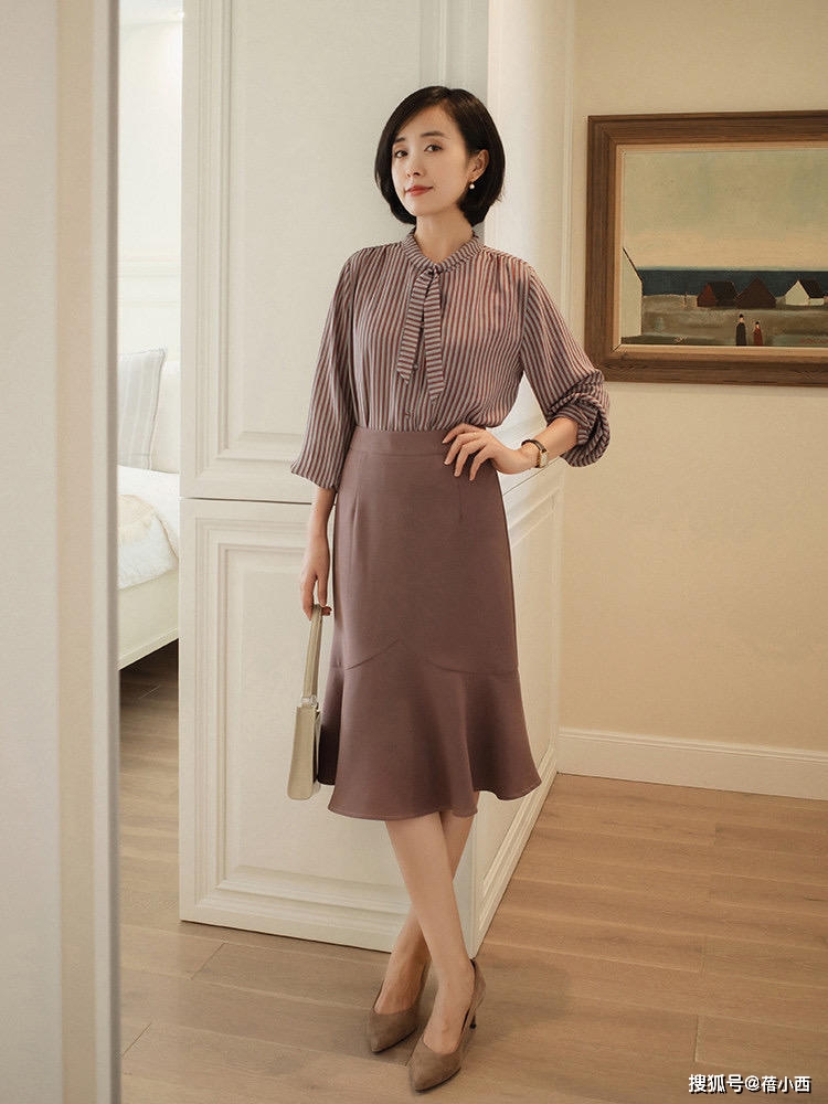 职场|见过大场面的女人，早秋第1件衣服首选“衬衫”，知性优雅又高级