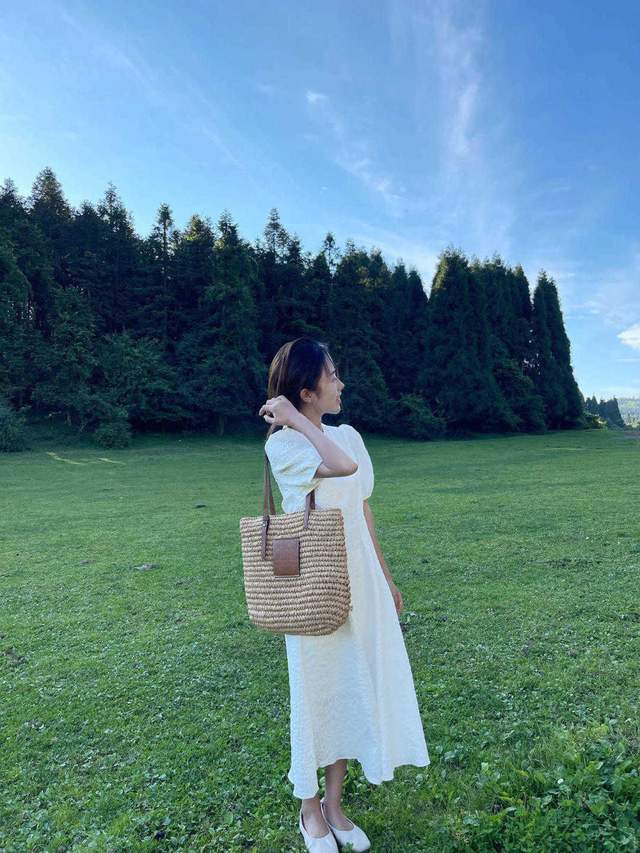 感觉|今年风头不减的泡泡袖如何穿?学会这几个搭配技巧,怎么穿都好看