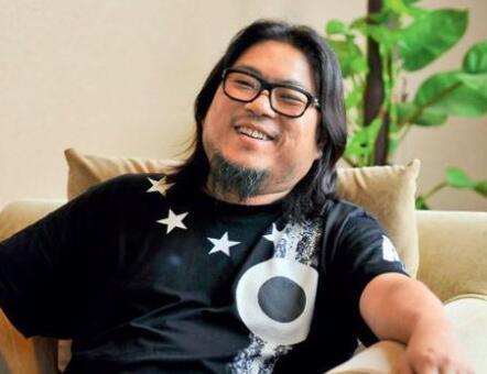 “矮大紧”高晓松的劲爆情史，以及他背后那个不可撼动的家族