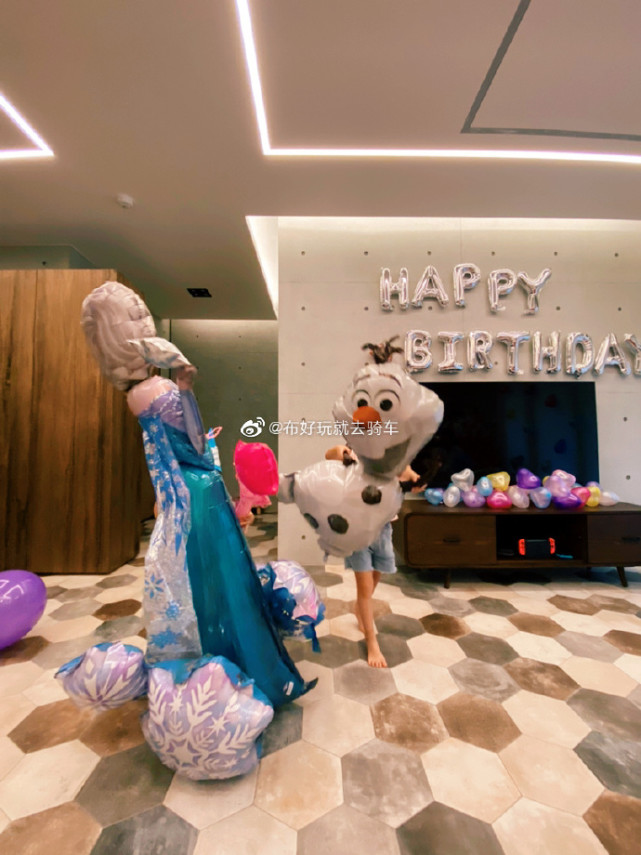 原创郑云灿回前夫家为小女儿庆生,肉肉越长越像姐姐,欧弟未露面_生日