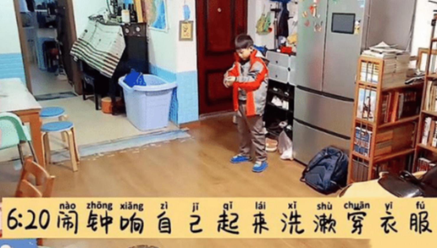 生活|10岁男孩早起上学不用爸妈管，全程“自助”，羡煞众位父母