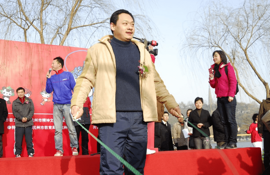 双丰收!奥运金牌占旭刚与空姐生活美满,官生副厅级