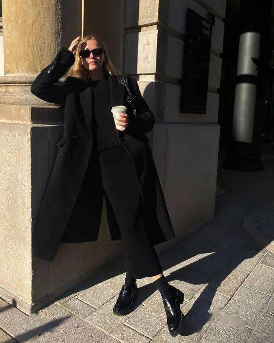 黑色|今年的乐福鞋，配双袜子才时髦