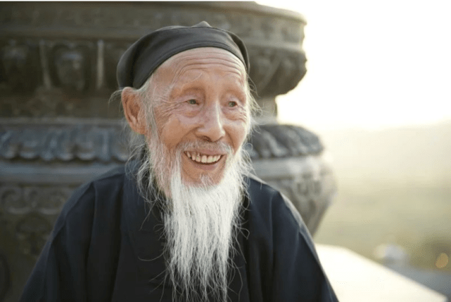 原创他隐居终南山修行70年,预知自己104岁仙逝,被称为"陆地神仙"