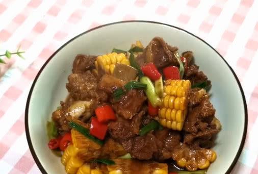 姜片|做红烧排骨时，千万不能直接焯水，否则排骨又硬又难吃！