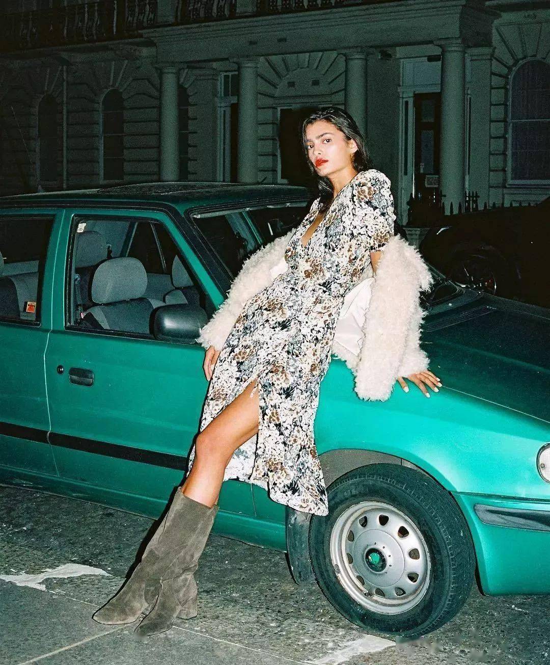 个性|妙啊！裙子+靴子=2021下半年最流行搭配！