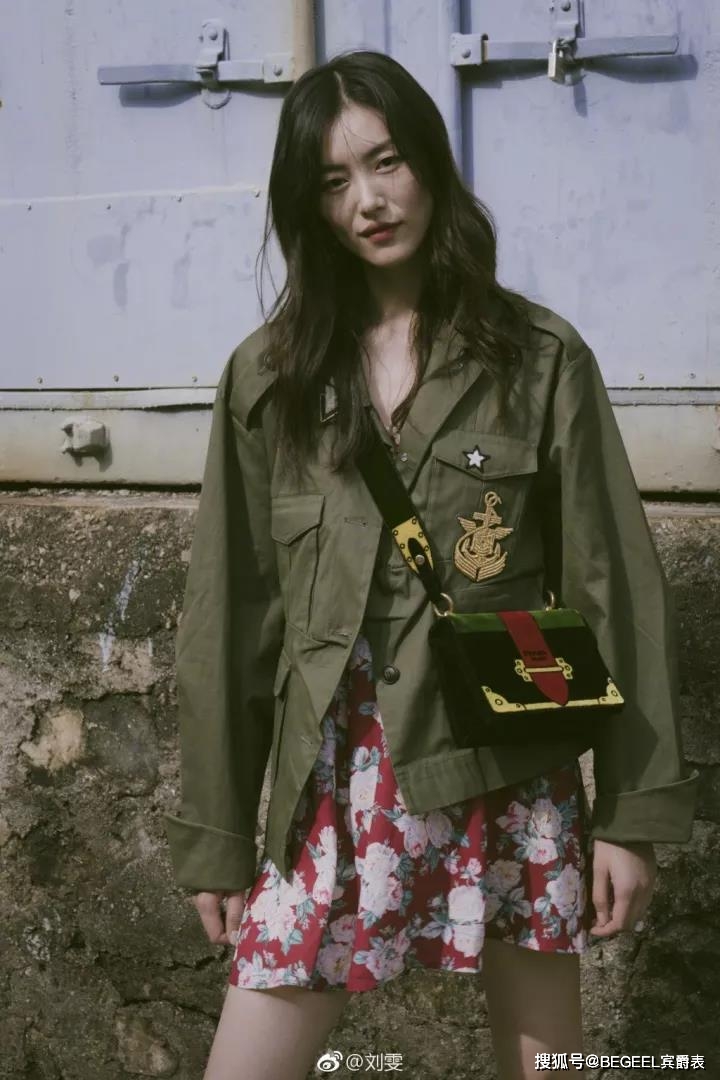 黑色|秋天最火的颜色不是大地色!4种橄榄绿百搭单品,穿出优雅感