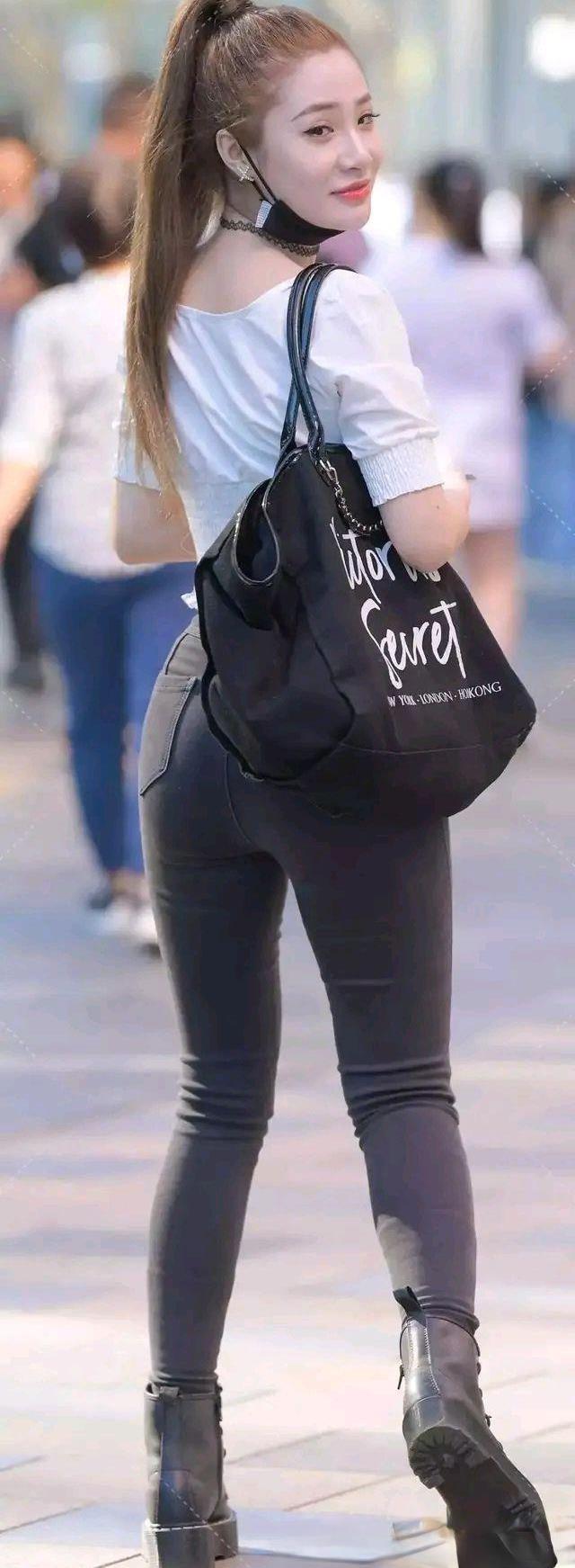 设计|有“肉”的瘦骨嶙峋的服饰美女休闲、美丽、及时，气质出众