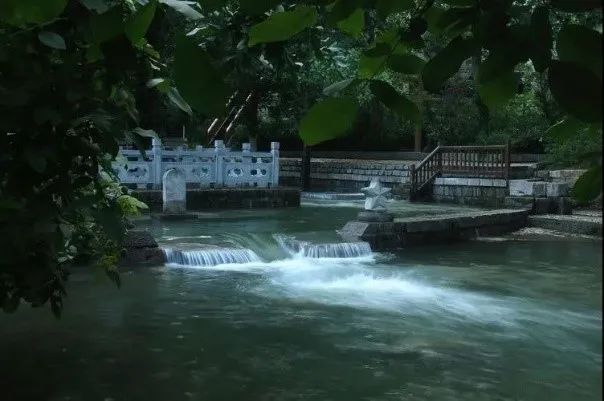 泉水|【不离市 周末休闲度假轻奢游】 探泉-戏水-烧烤-田园-骑行-垂钓