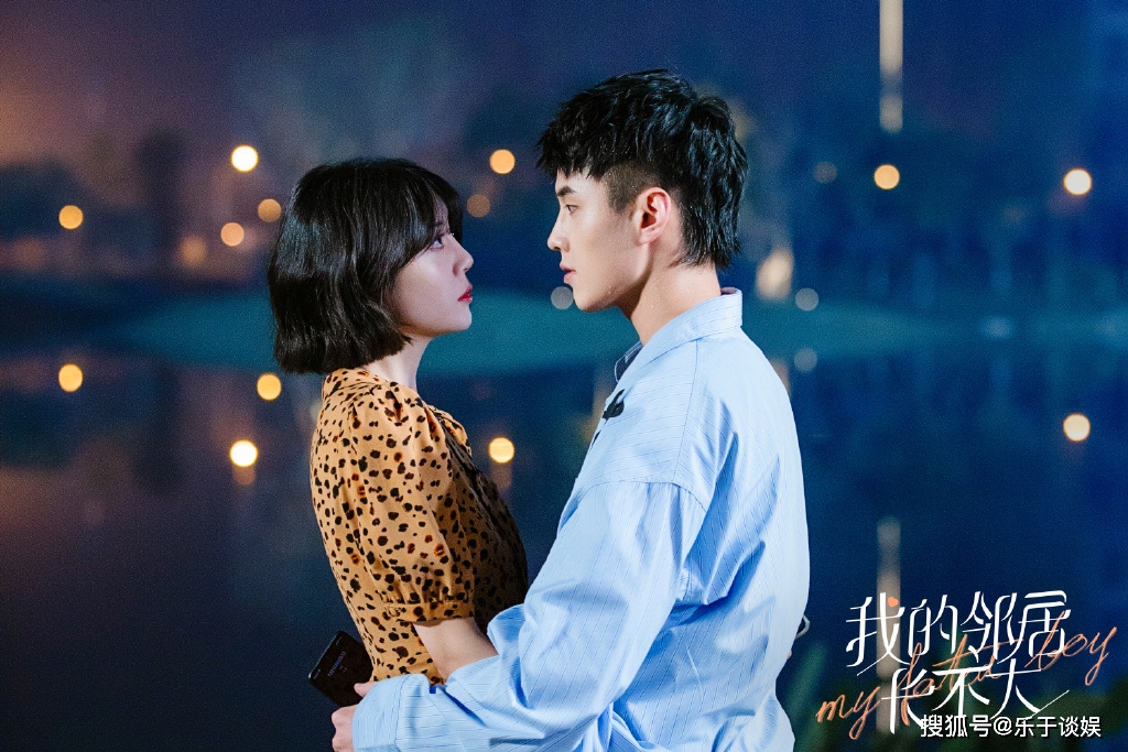 原创22岁大学毕业才遇到初恋还是姐弟恋这样的恋情你看好吗