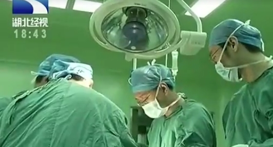 男生肚子痛是什么原因 07b639c7b2534741b6d05f68d96e6f93.jpeg