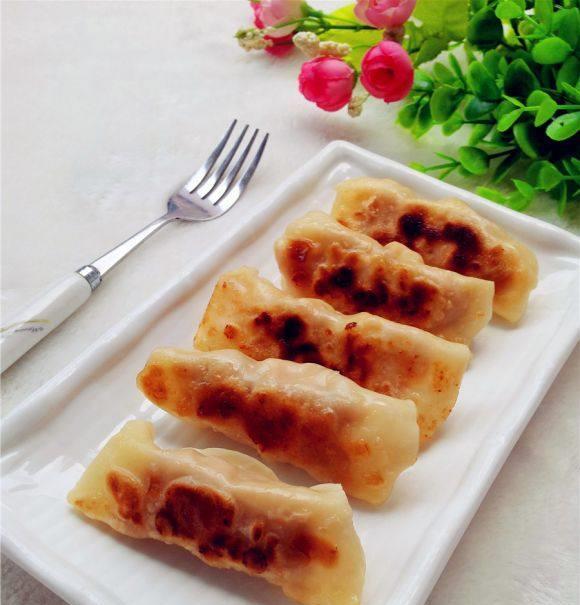 做法|天热别煮饺子，教你懒人做法，卷一卷10分钟出锅，早餐上桌都爱吃