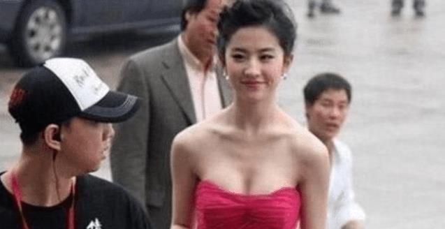 蝴蝶|有种“大胆”叫刘亦菲的纹身，当她一转身，粉丝：笑不出来