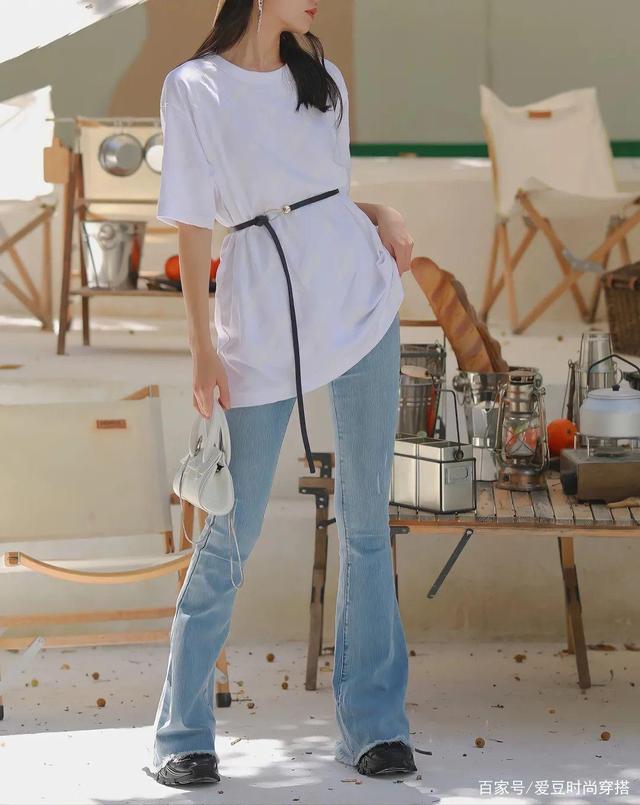 姐妹|今年初秋流行穿“小黑鞋”！不仅百搭好看，还很时髦