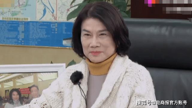 如何变成一个成熟的女大学生 1c596a2dcafe4e8f872495658719faa0.png