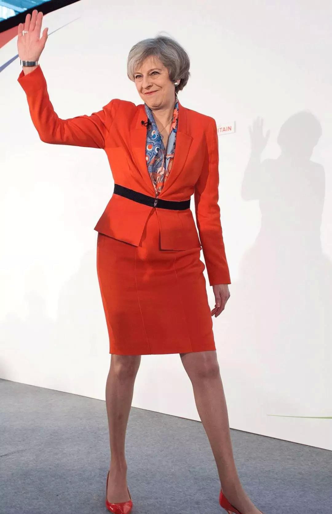 Bennett|穿着豹纹当首相，就算60岁也要画最美的妆，穿最美的衣服