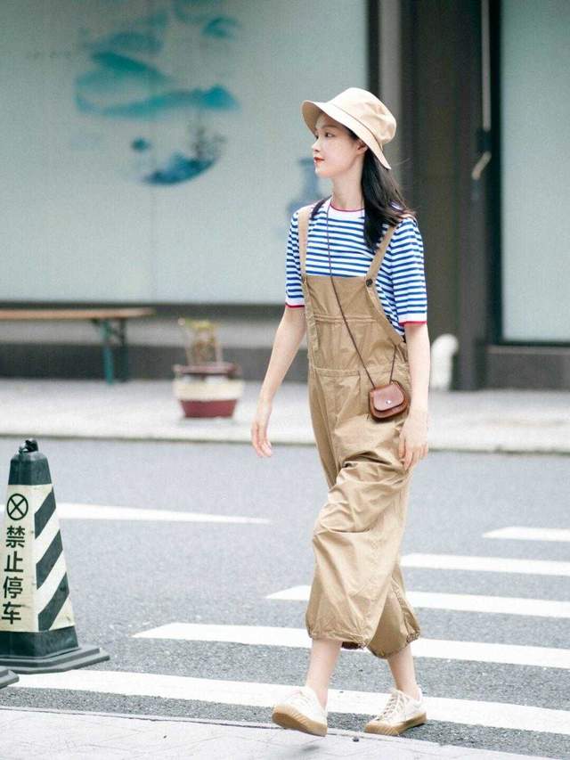 显得|背带裤是“年轻”的代表?原来30+也能穿出青春感,减龄又洋气