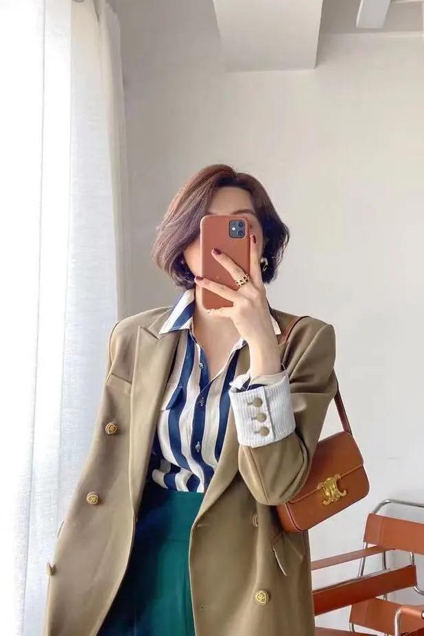 棕色|入卡 素人变女神,试试这7套绝美秋装!