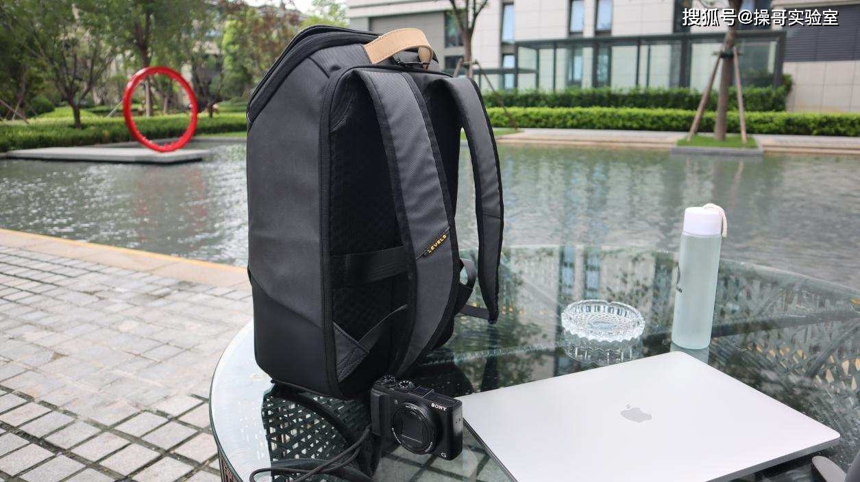 收纳|商务旅行休闲百搭,梦想背包非它莫属!地平线8号零感背包开箱实测