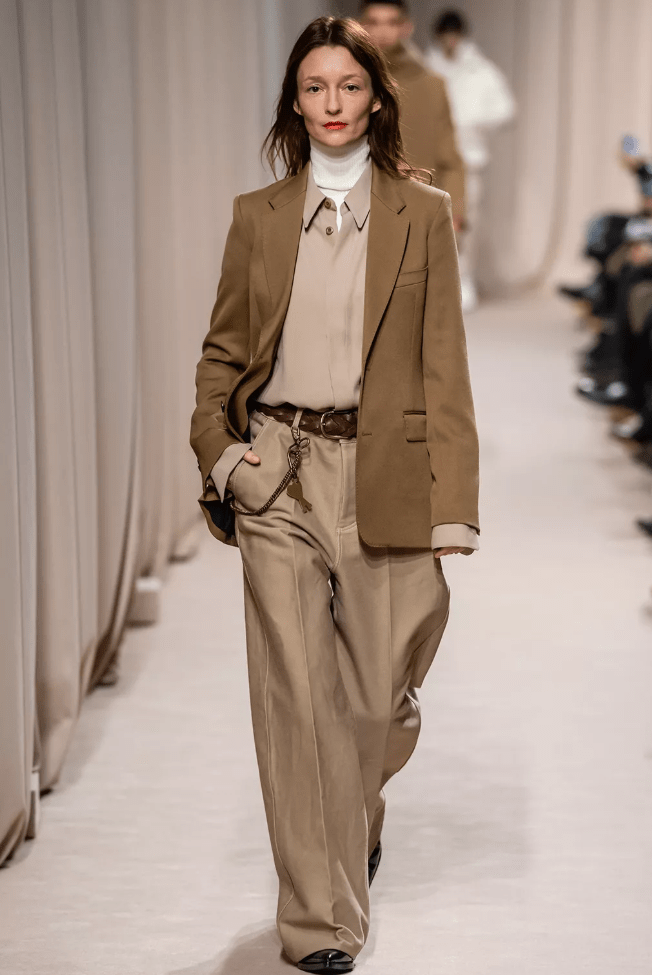 颜色|土驼色： 经典百搭色，丝丝暖意入人心