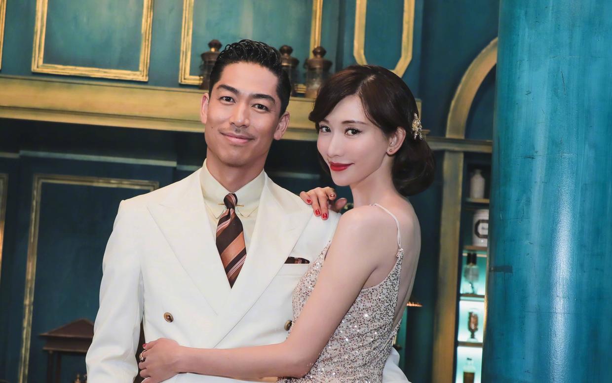 设计|“日本媳妇”林志玲真洋气，穿长款外套洒脱精致，高挑身材太给力