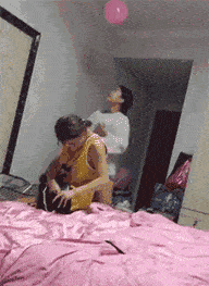 搞笑美女GIF：妹子的腰是真的好，我有個朋友想知道吃啥補的！ 搞笑整蠱 第2张