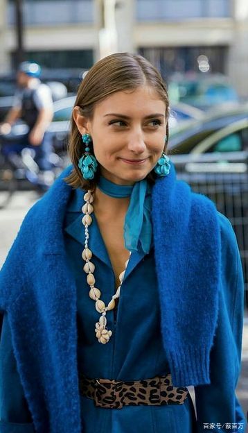 年代|《东爱》30年：莉香的穿搭从没过时！盘点90年代复古风的3大元素