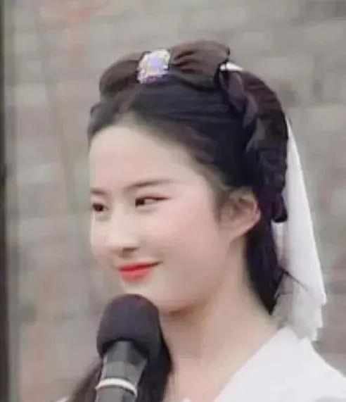 发髻|造型不行就别尬吹了！让这8部剧告诉你，一根发带即可惊艳无数