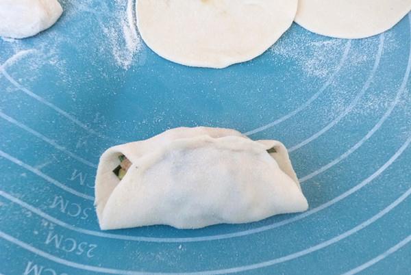 人体|1块猪肉,1把韭菜,制成懒人早餐,酥脆鲜香,一口一个真过瘾