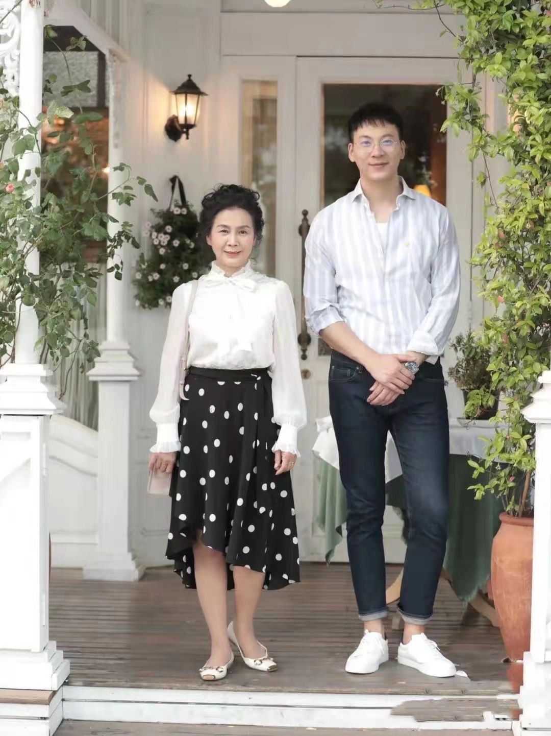 身材|已经60岁的奶奶，状态却比年轻人好，靠穿搭打造优雅高级风