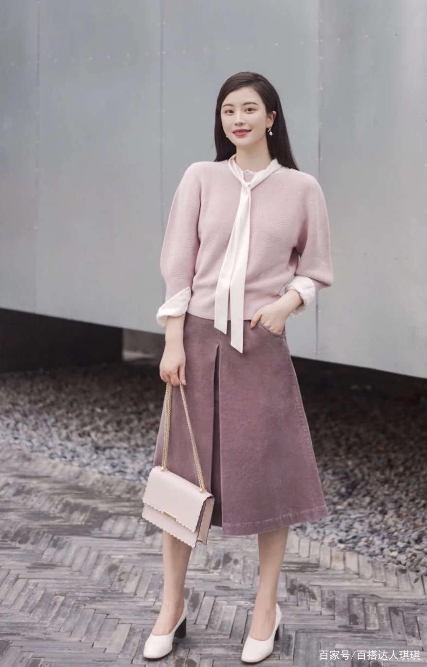 颜色|气质深深，小个子的秋冬季温暖叠穿搭配