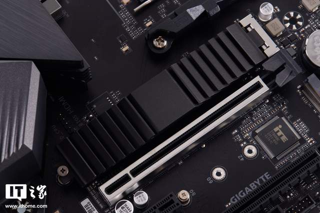 散热|技嘉 B550M AORUS PRO-P 体验：堆料凶猛，供电大提升