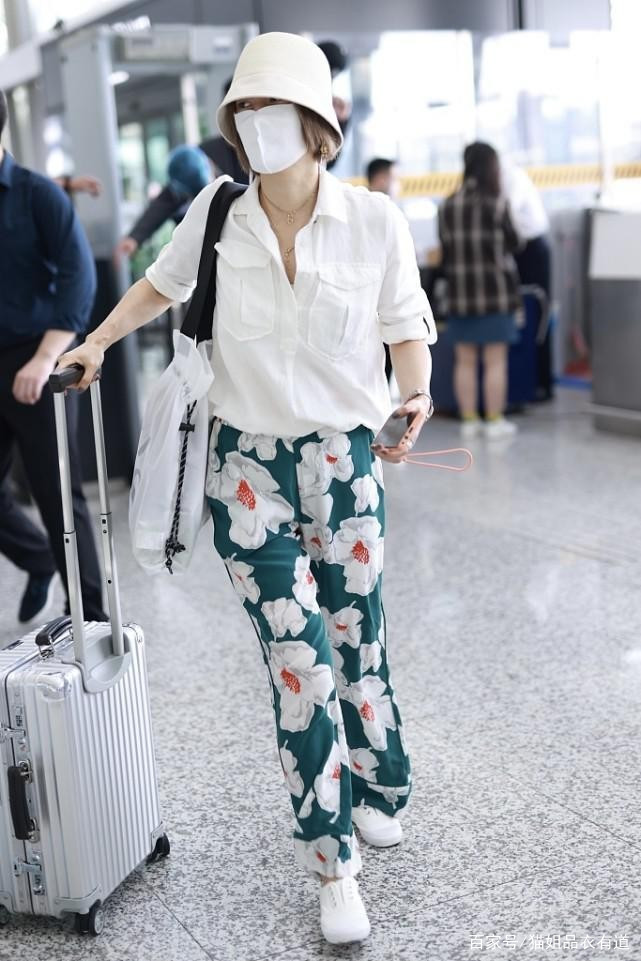 马伊琍|马伊琍穿“花裤子”失手了,若不是腿细身材好,谁能认出是明星?