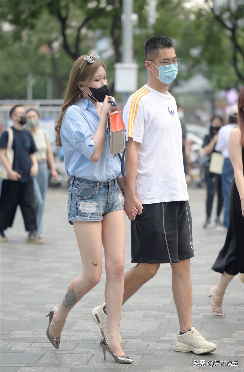 设计|尖头细跟单鞋，适合秋天的一款高跟鞋，精致时尚还有气质