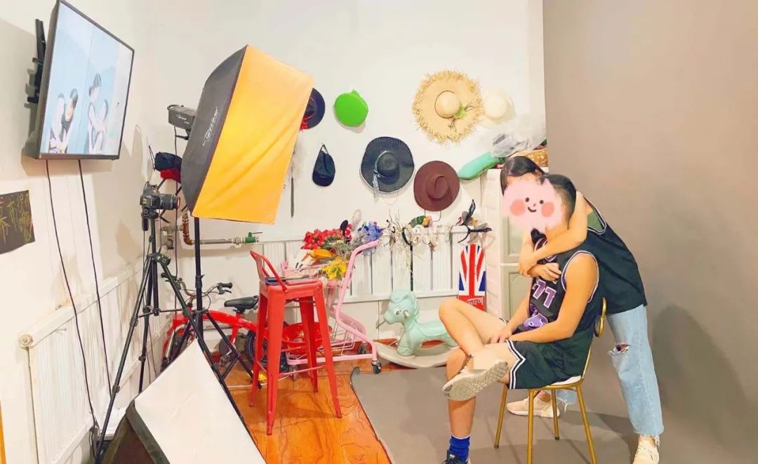 开业68个月回本自拍馆成了年轻人的新宠