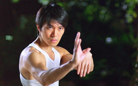 发型|星爷执着的追求同一信念，纯洁得就像他的发型，从未改变