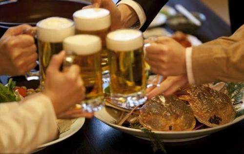 人群|45岁男性,心血管出现异常,提醒:早餐尽量少吃这几种食物