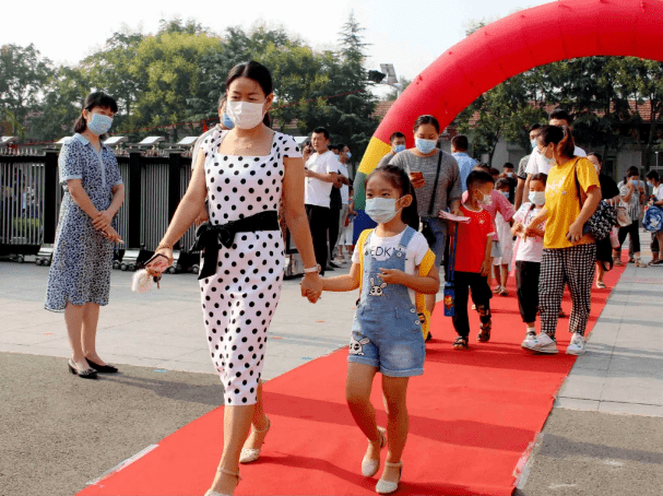 人口|北京幼儿园出现“一孩难求”，招不满人成了大问题，二孩都去哪了