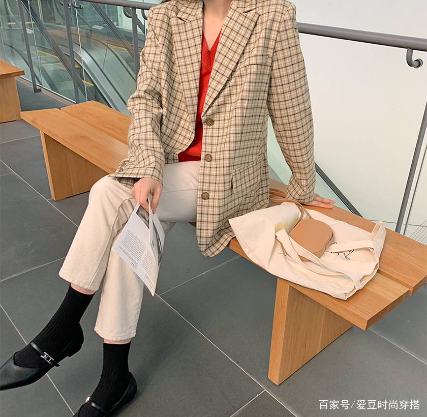 西装|针织衫+奶奶裤，牛仔外套+奶奶裤，今秋流行这么穿