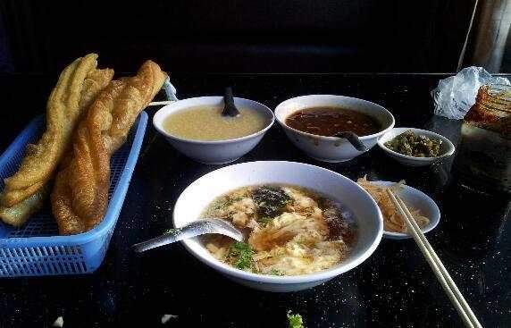 时间|1日3餐哪顿饭最重要?晚餐吃得比早餐“好”的人,会有哪些变化