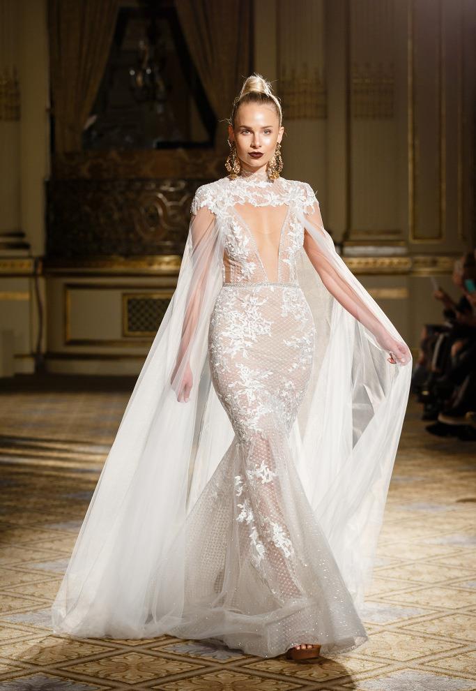 高定|Berta高定婚纱礼服T台秀场，永恒不变的浪漫情怀，戏剧感唯美华服