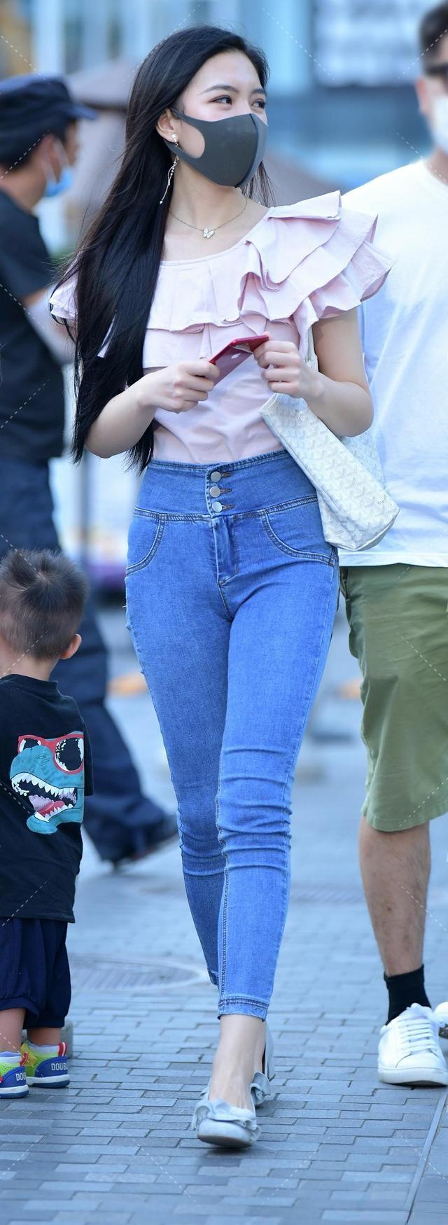 身材|多种服装搭配，舒适个性，美丽动人