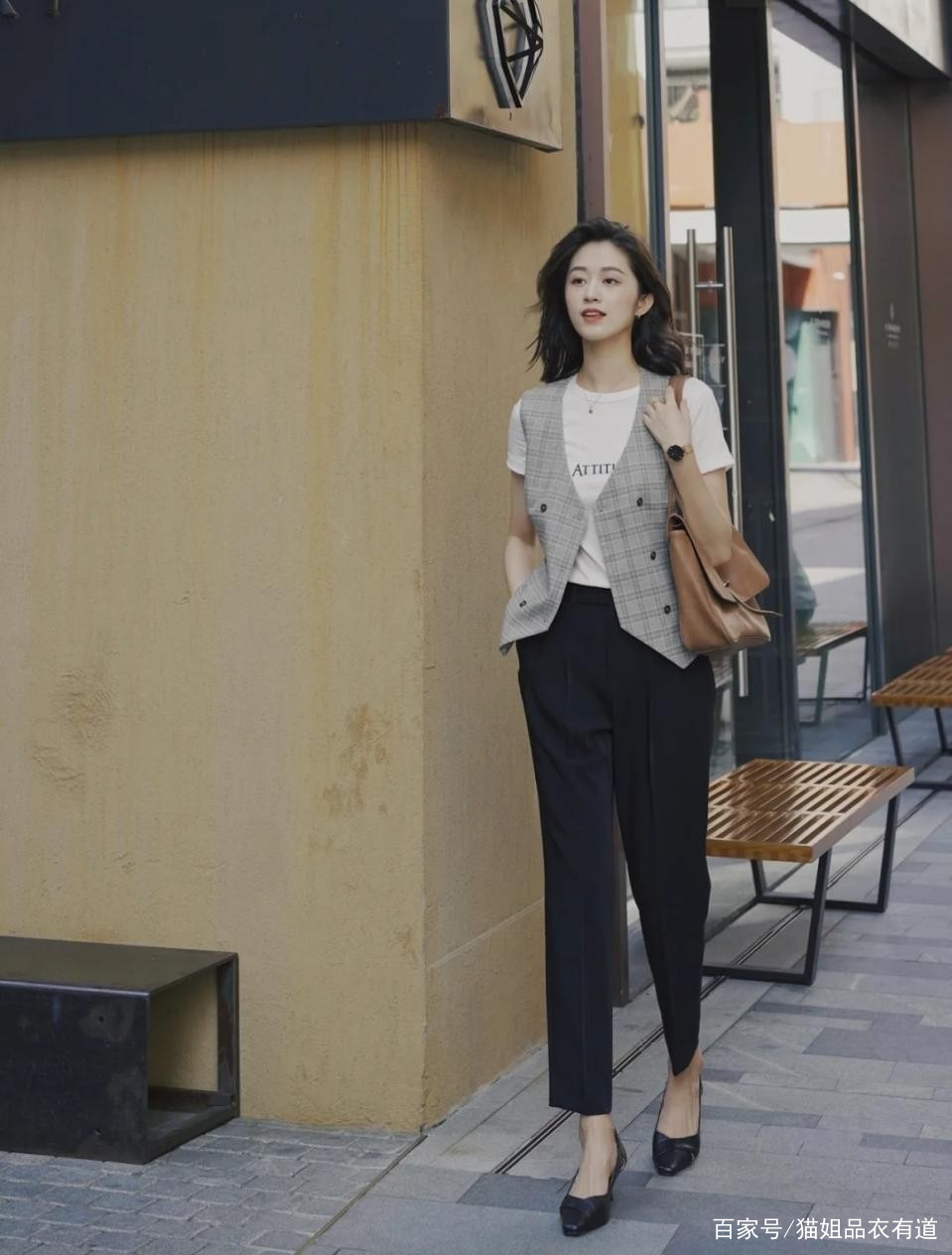 身材|入秋后穿衣的高级感是“马甲”给的，搭配T恤衬衫都好看，很实用